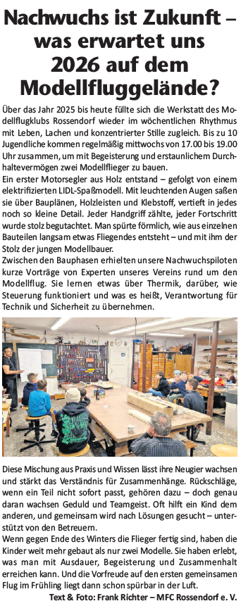 Jugendgruppe des MFC Rossendorf beim Bau von Modellflugzeugen in der Vereinswerkstatt